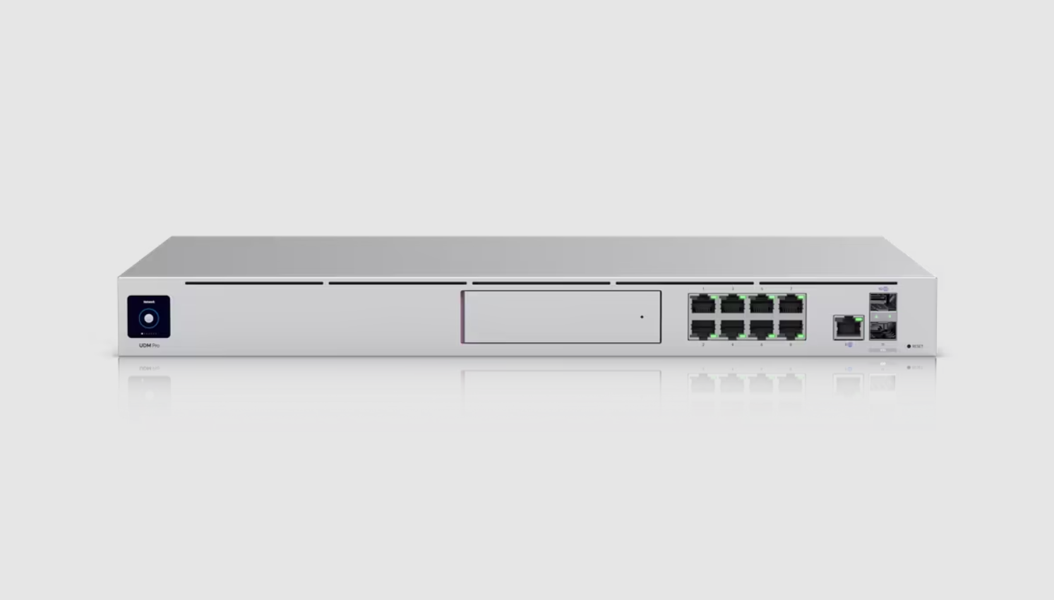 UniFi Dream Machine Pro da Ubiquiti configurado como firewall e gateway para empresas no Brasil